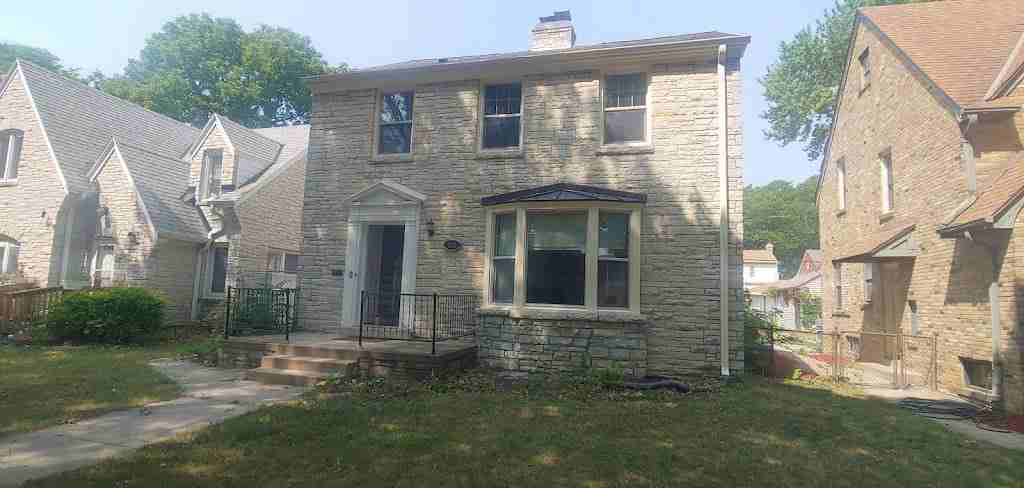 3219 N 49th St - Photo 2 of 8