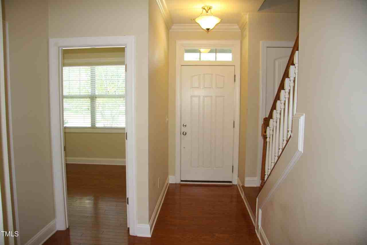 4116 Collamer Dr - Photo 4 of 41