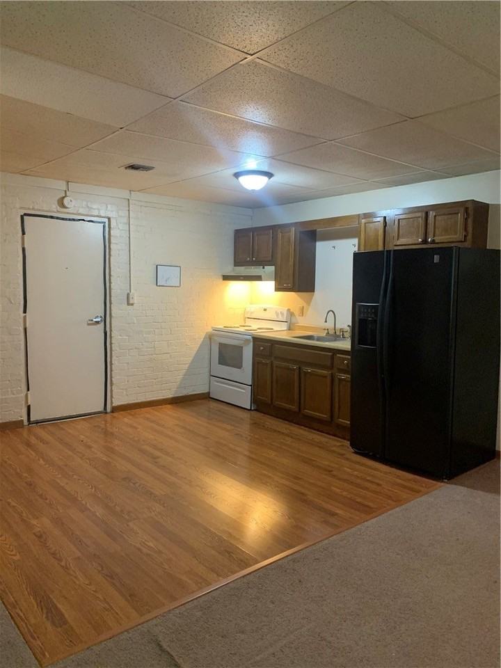 4200 Arnold Ave - Photo 5 of 19