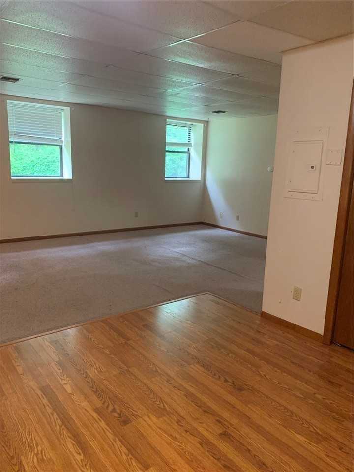 4200 Arnold Ave - Photo 6 of 19