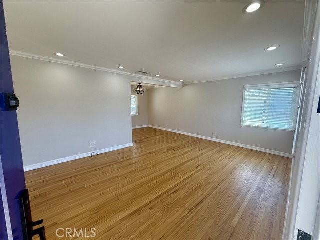 517 Blossom Ln - Photo 2 of 8