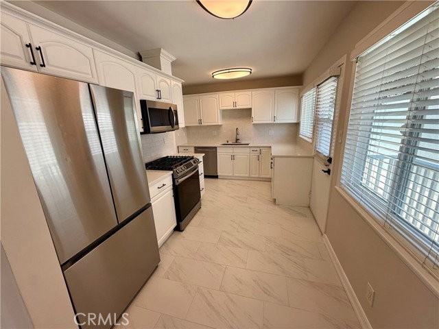 517 Blossom Ln - Photo 5 of 8