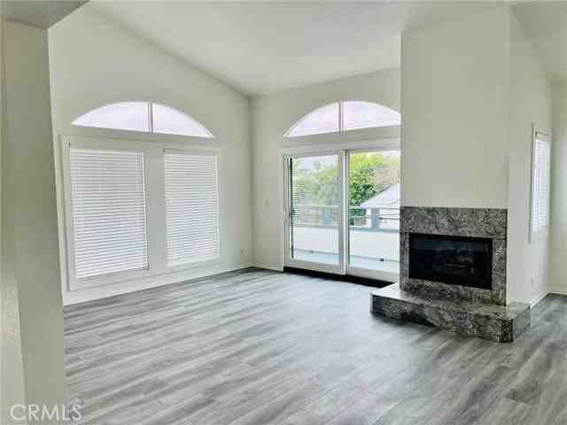 638 3rd St - Photo 5 of 8