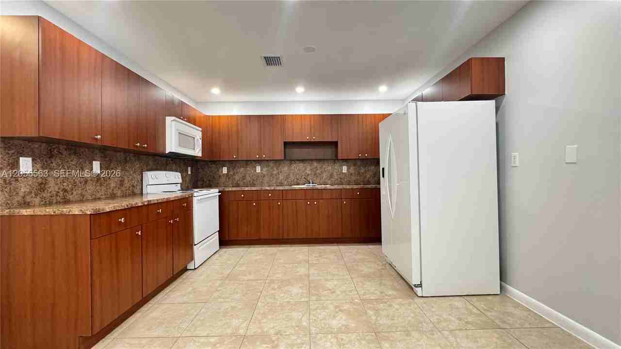 1451 Nw 51st Ter #1451 - Photo 3 of 8