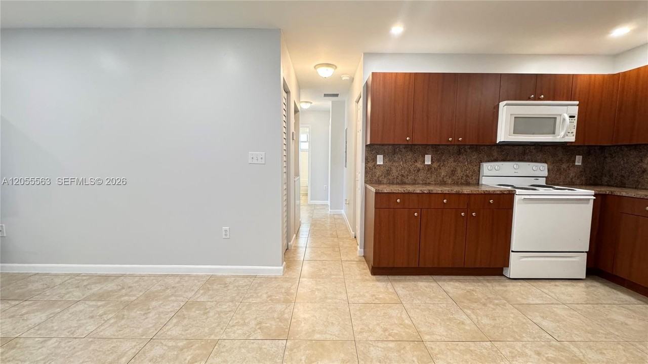 1451 Nw 51st Ter #1451 - Photo 5 of 8
