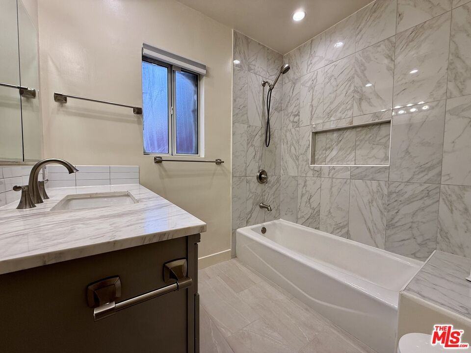 6205 Gentry Ave - Photo 2 of 8