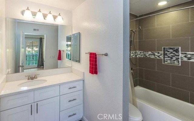 478 S Madison Ave #5 - Photo 4 of 8