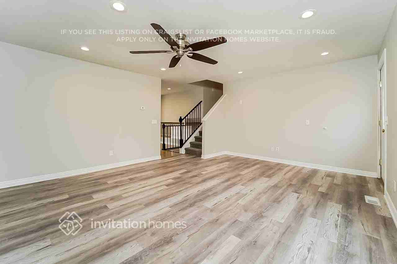 11029 Eudora Cir - Photo 3 of 15