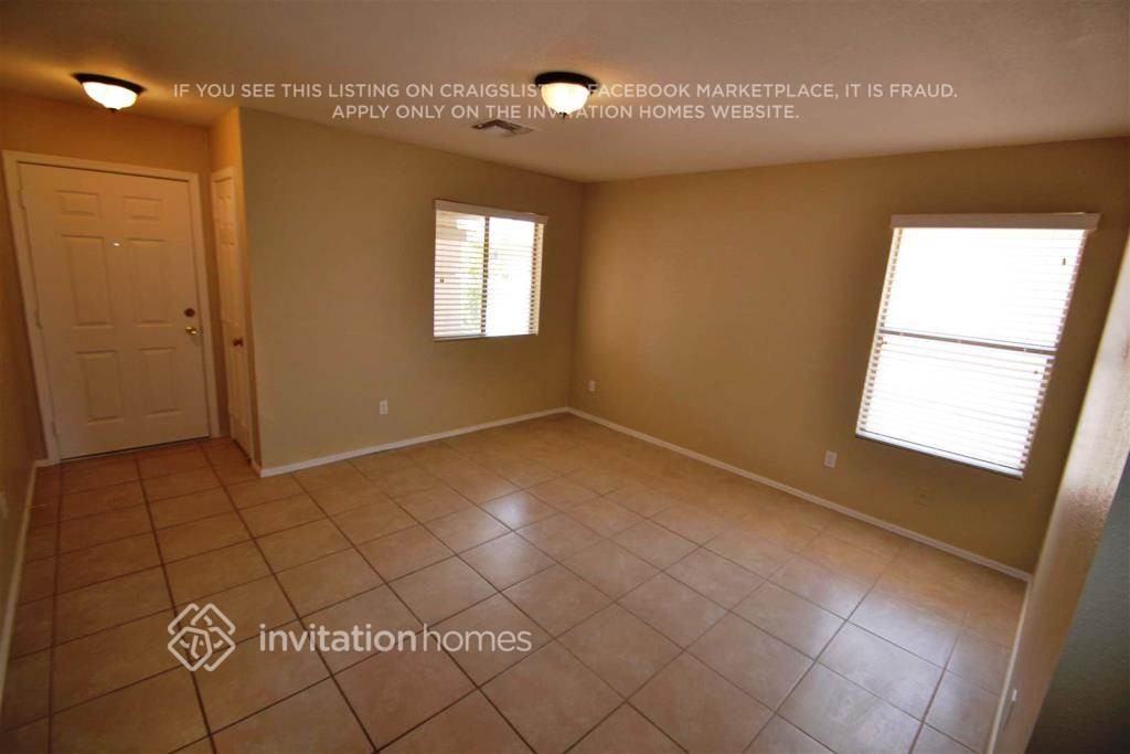 10465 E Azalea Ave - Photo 2 of 11