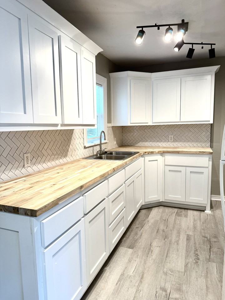 404 Ash St #1 - Photo 7 of 29