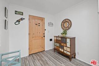471 S Clark Dr - Photo 4 of 8
