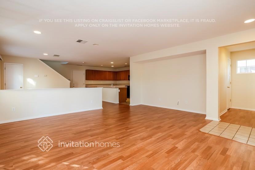 3043 Roadrunner Dr - Photo 4 of 26