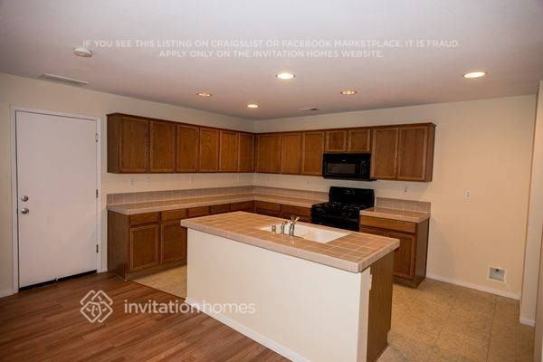 3043 Roadrunner Dr - Photo 7 of 26
