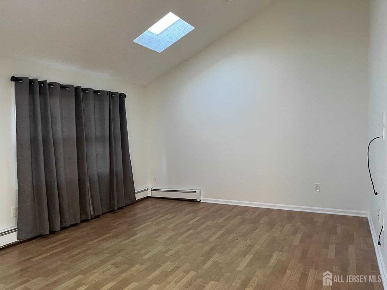 66 Netherwood Cir - Photo 4 of 20