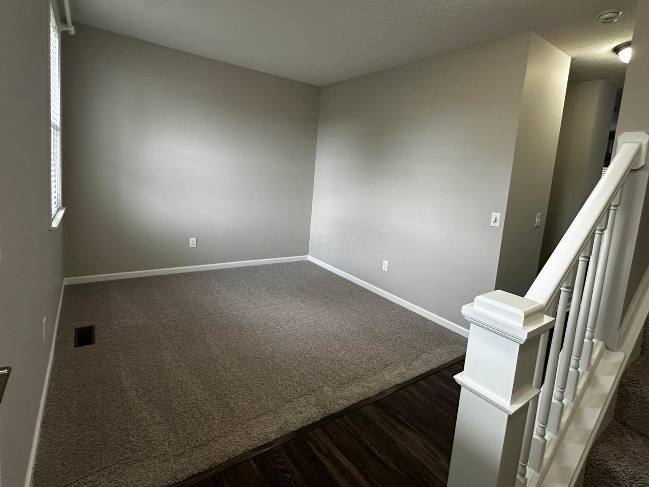 2195 Holiday Valley Dr - Photo 3 of 23