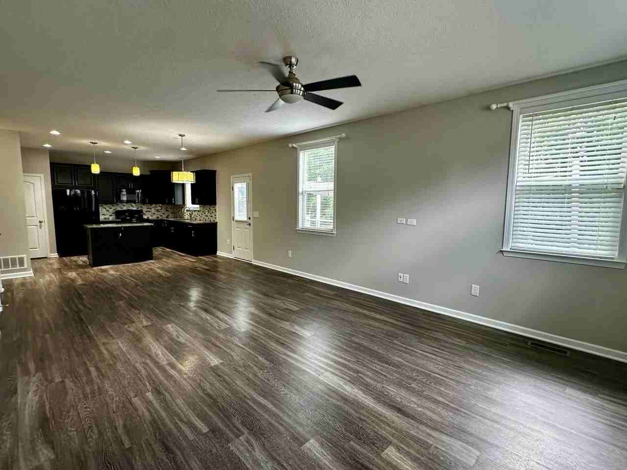 2195 Holiday Valley Dr - Photo 4 of 23