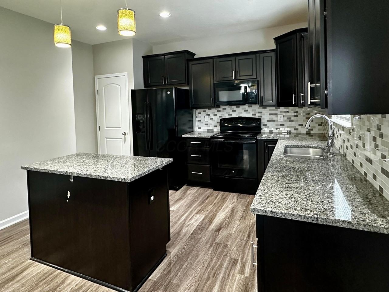 2195 Holiday Valley Dr - Photo 6 of 23