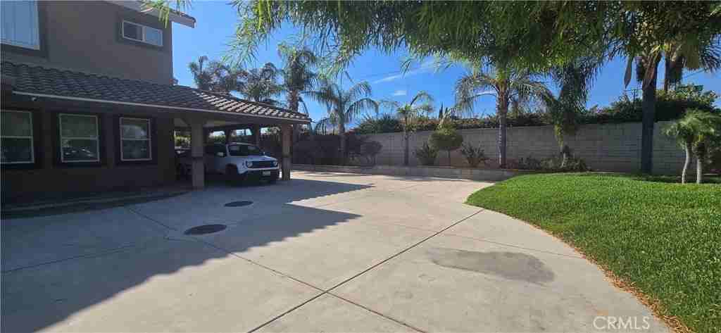 9456 Elm Ave - Photo 5 of 14