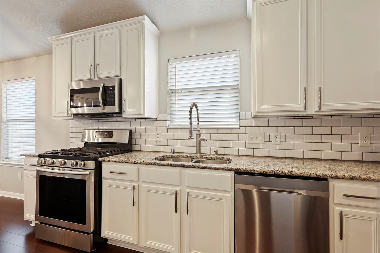 2362 Keegan Hollow Ln - Photo 7 of 37