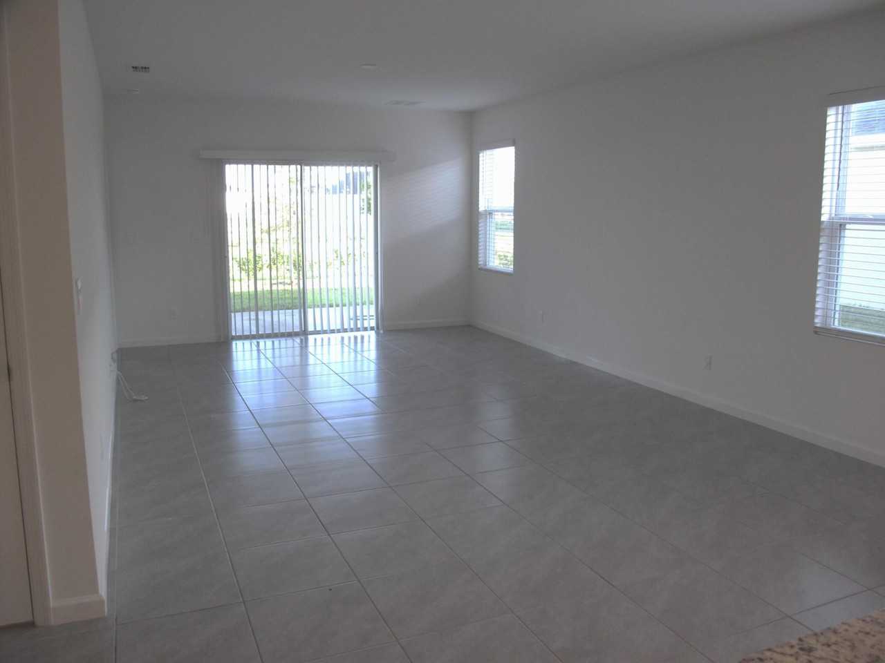 12221 Sw Nettuno Way - Photo 6 of 35