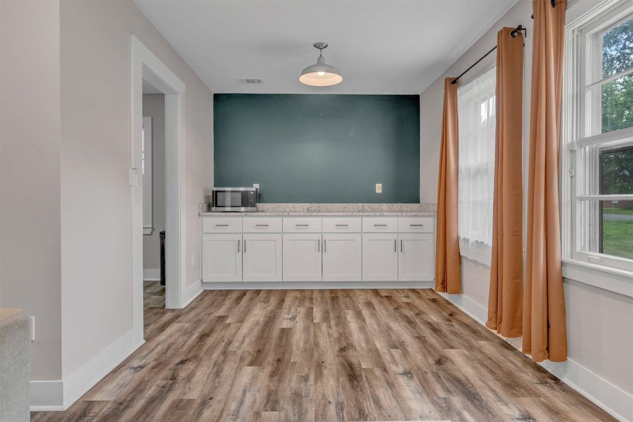 4623 Doris Cir S - Photo 5 of 23