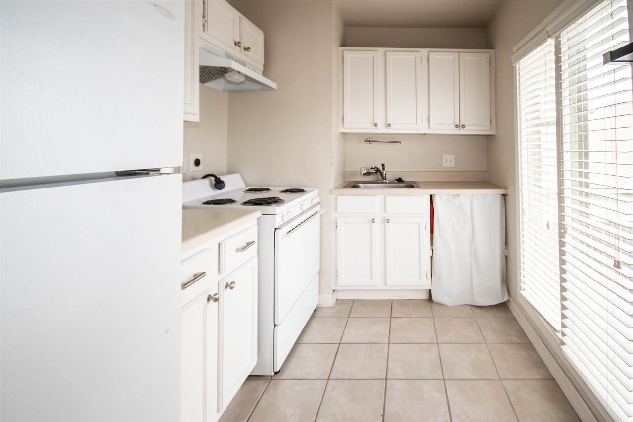 1610 Wheeler St - Photo 6 of 13