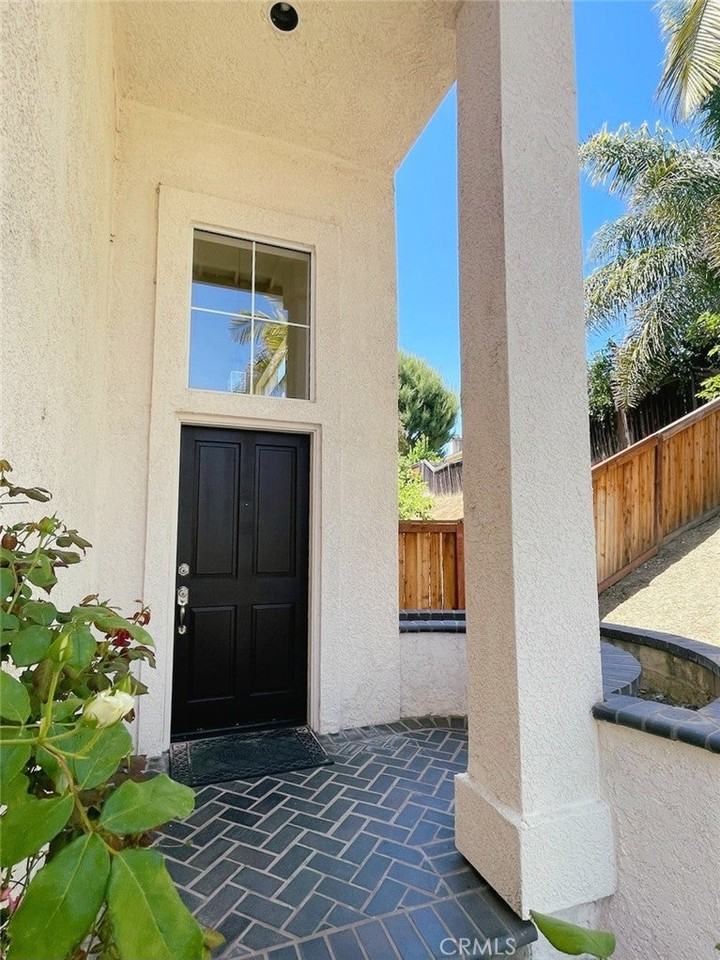 2117 Los Ranchitos Rd - Photo 2 of 39