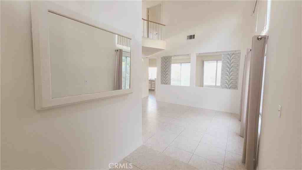 2117 Los Ranchitos Rd - Photo 3 of 39