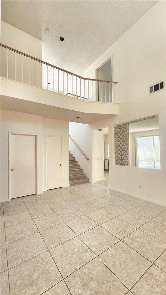 2117 Los Ranchitos Rd - Photo 5 of 39