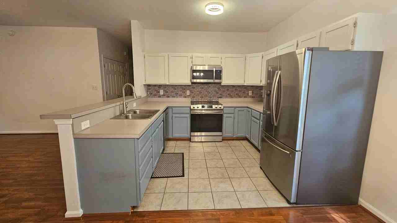 332 Summerville Ct #1 - Photo 2 of 15