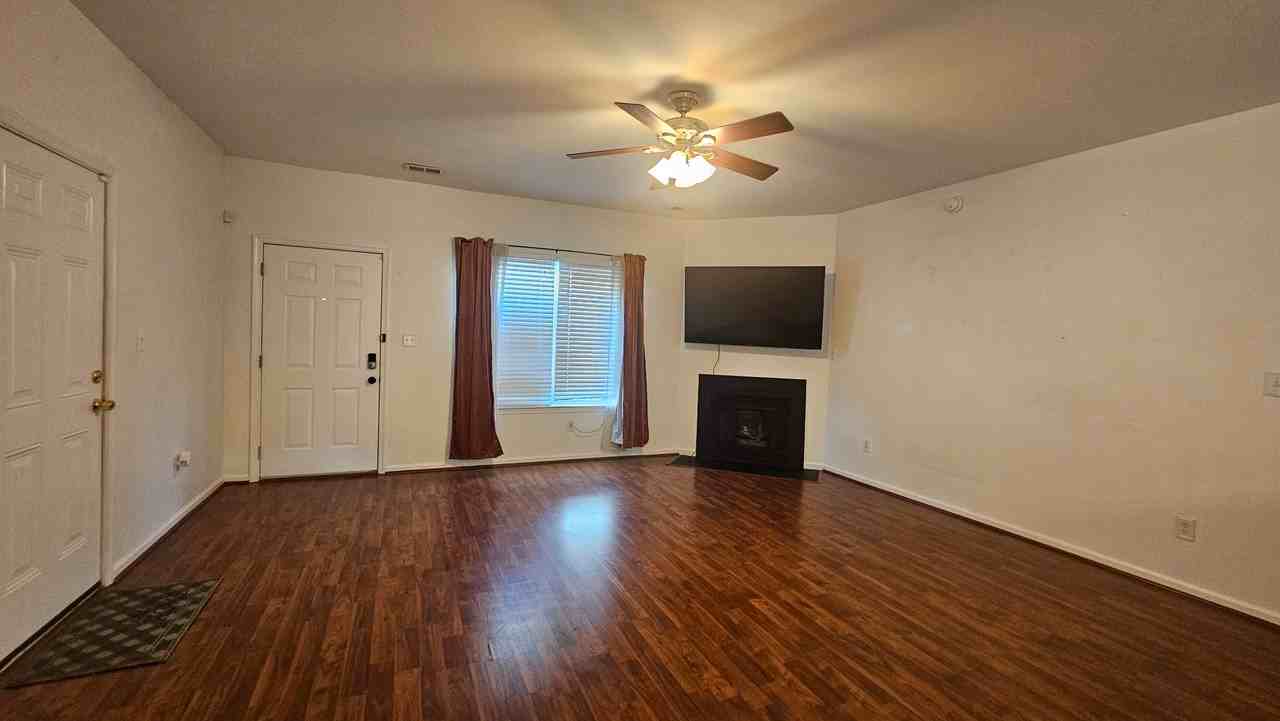332 Summerville Ct #1 - Photo 3 of 15