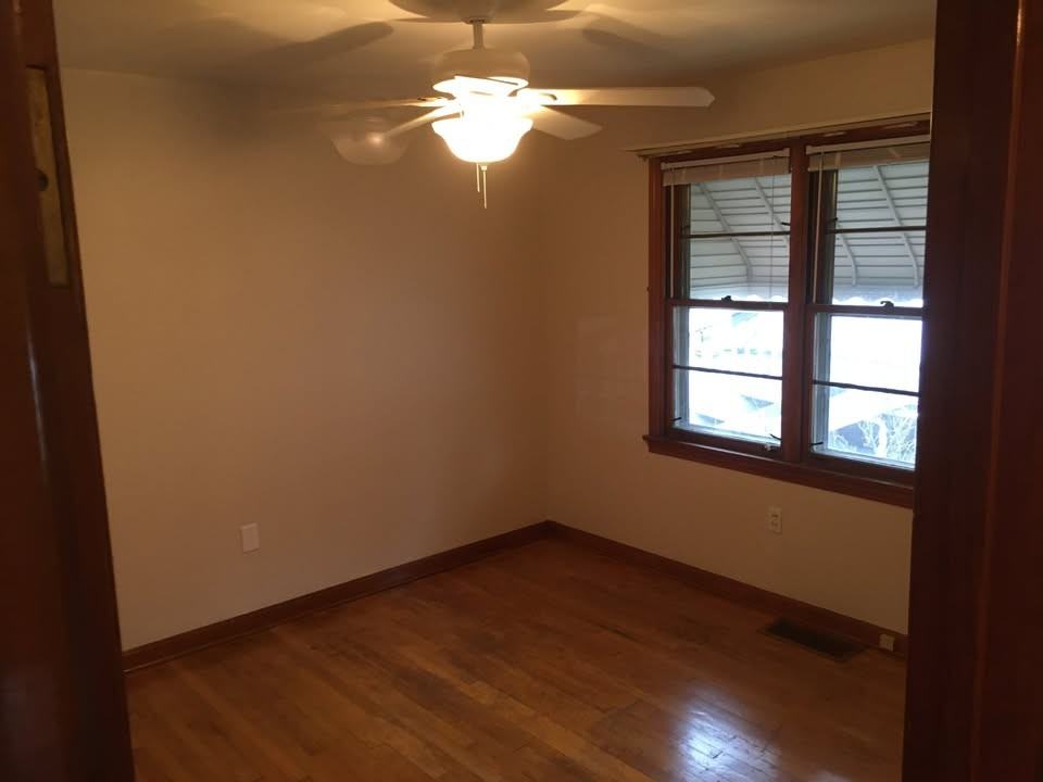 1341 W 25th St #1 - Photo 5 of 20