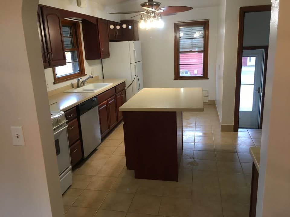 1341 W 25th St #1 - Photo 7 of 20