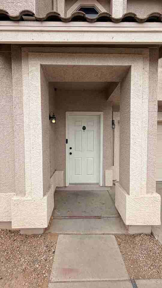 571 E Reflection Pl - Photo 2 of 21