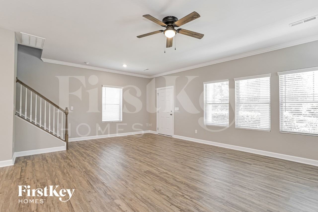 11732 Mesquite Rd - Photo 4 of 19