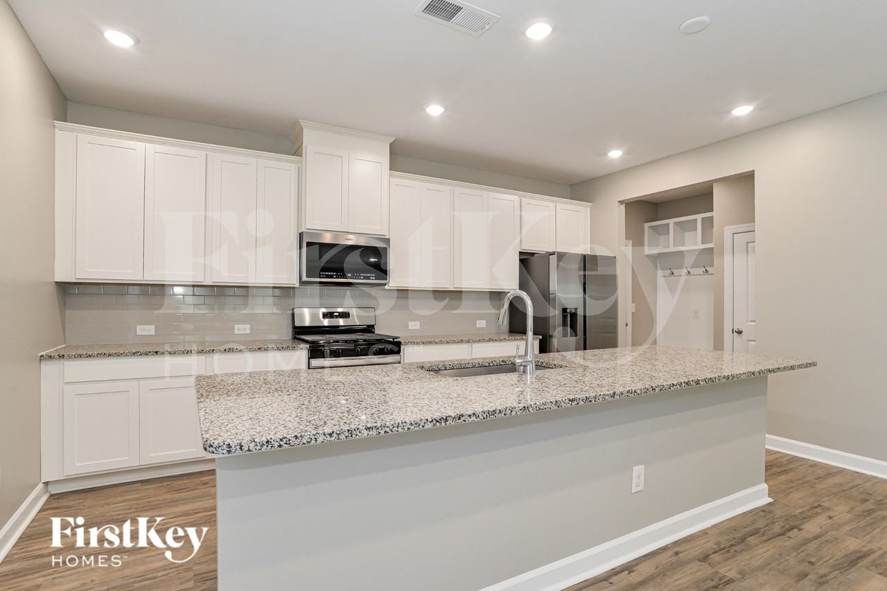 11732 Mesquite Rd - Photo 7 of 19