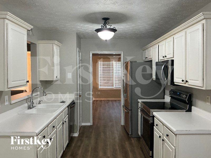 1303 Post Oak Ct - Photo 5 of 11