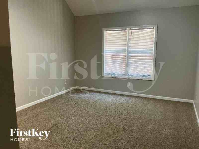 1303 Post Oak Ct - Photo 7 of 11
