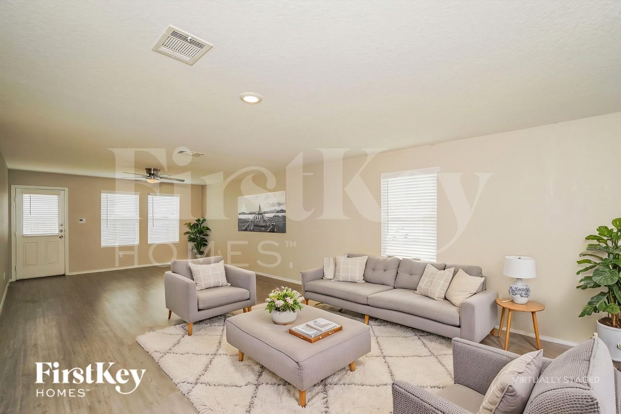 2402 Double Oak Dr - Photo 4 of 19