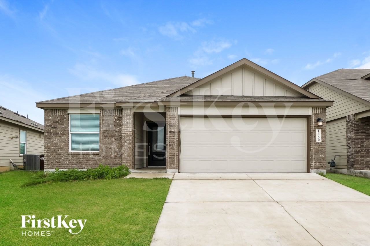 1260 Treehouse Ln
