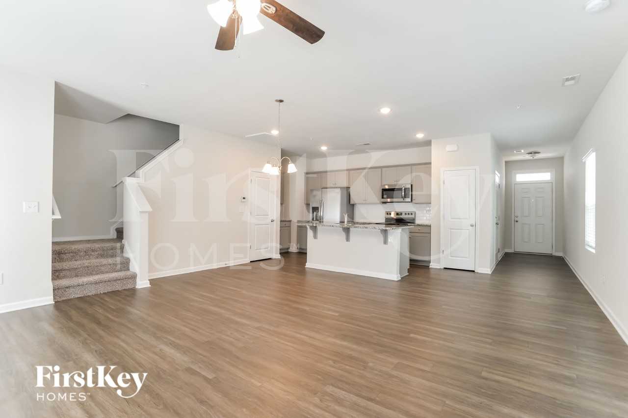 2058 Cypress Village Dr Nw - Photo 4 of 19