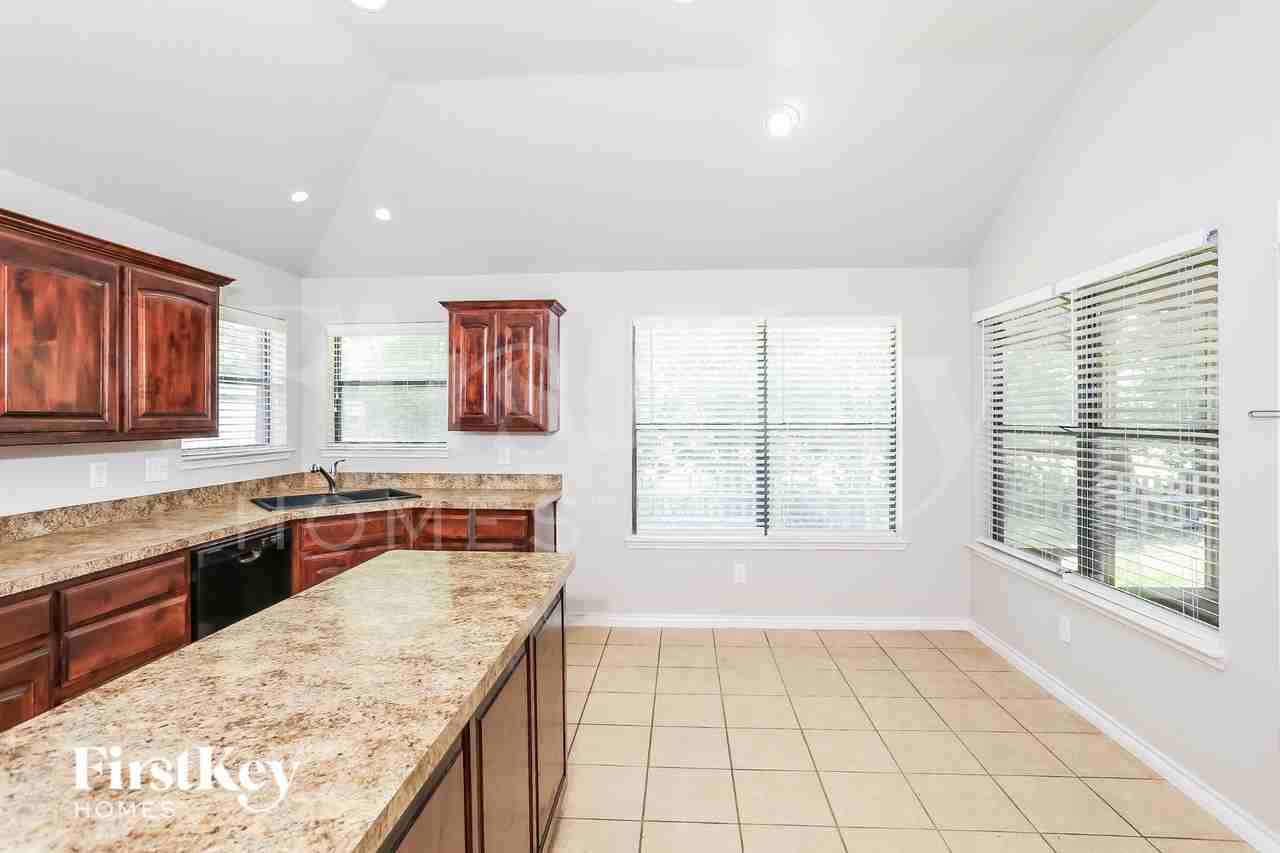 2213 Brandy Dr - Photo 5 of 16