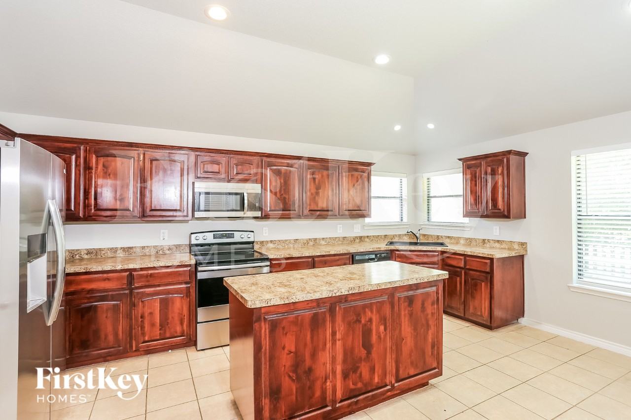 2213 Brandy Dr - Photo 7 of 16