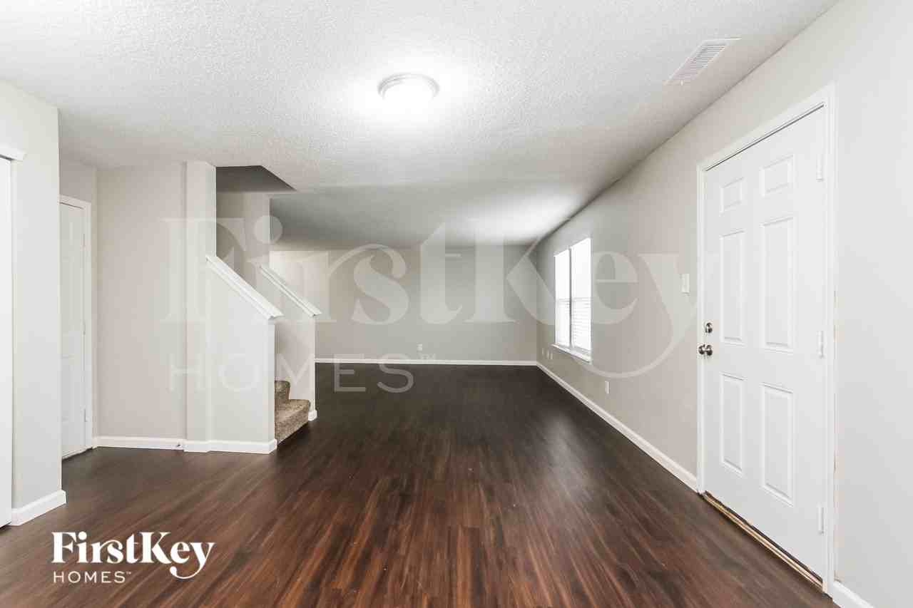 9140 Wandflower Dr - Photo 2 of 15