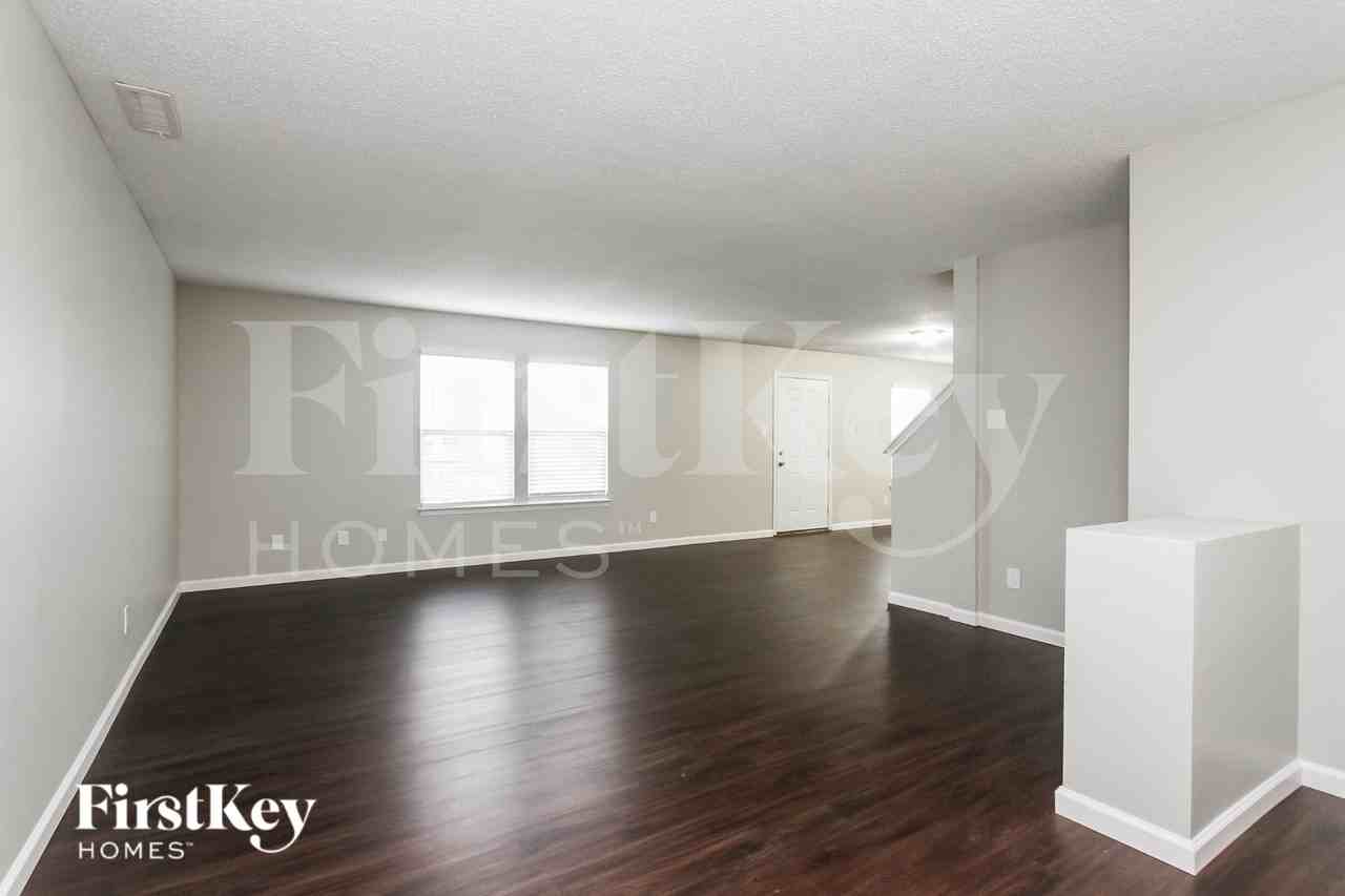 9140 Wandflower Dr - Photo 3 of 15