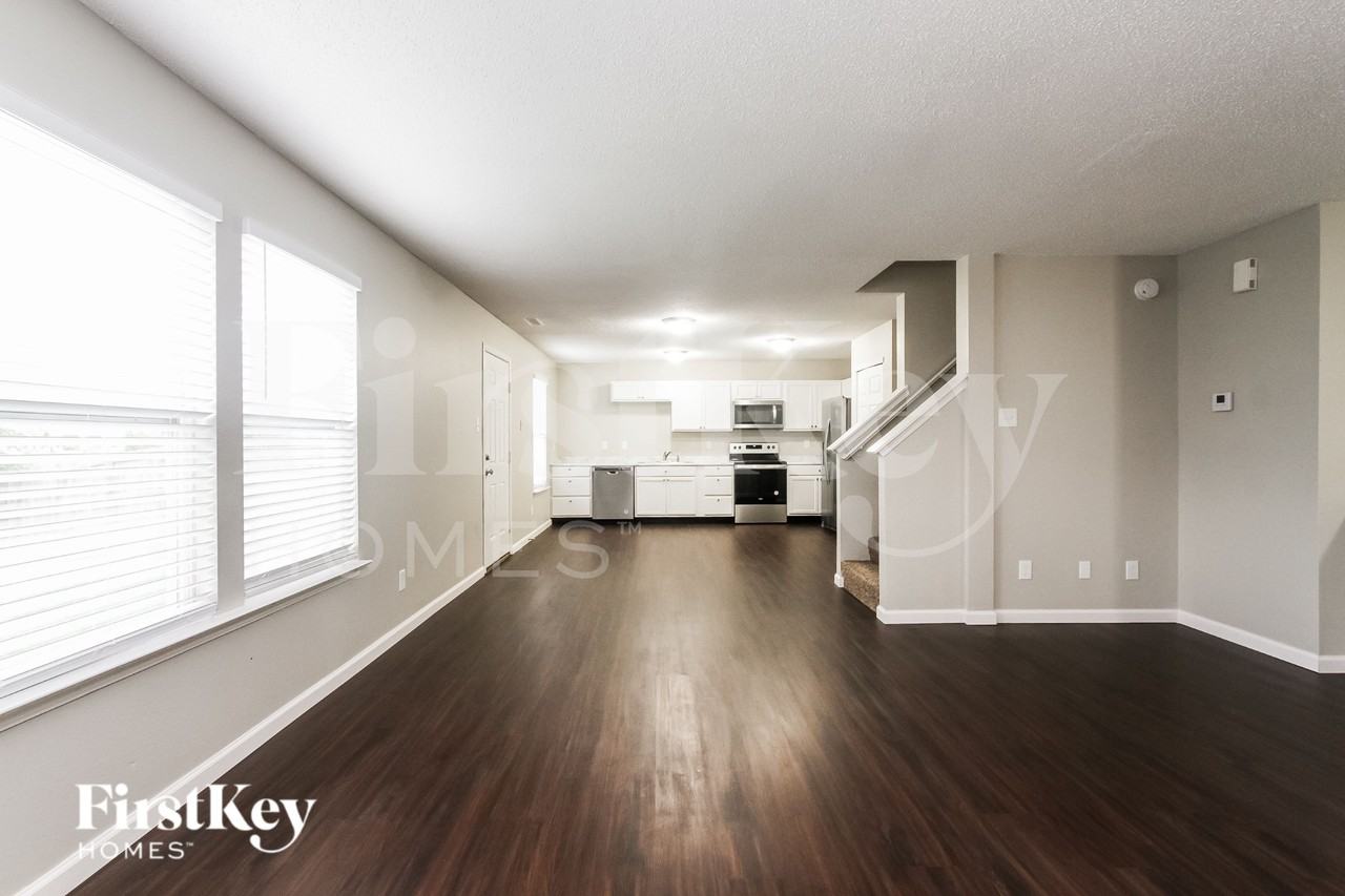 9140 Wandflower Dr - Photo 5 of 15