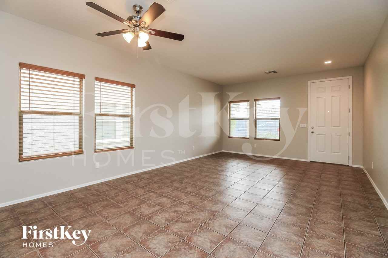 888 E Desert Rose Trl - Photo 4 of 15