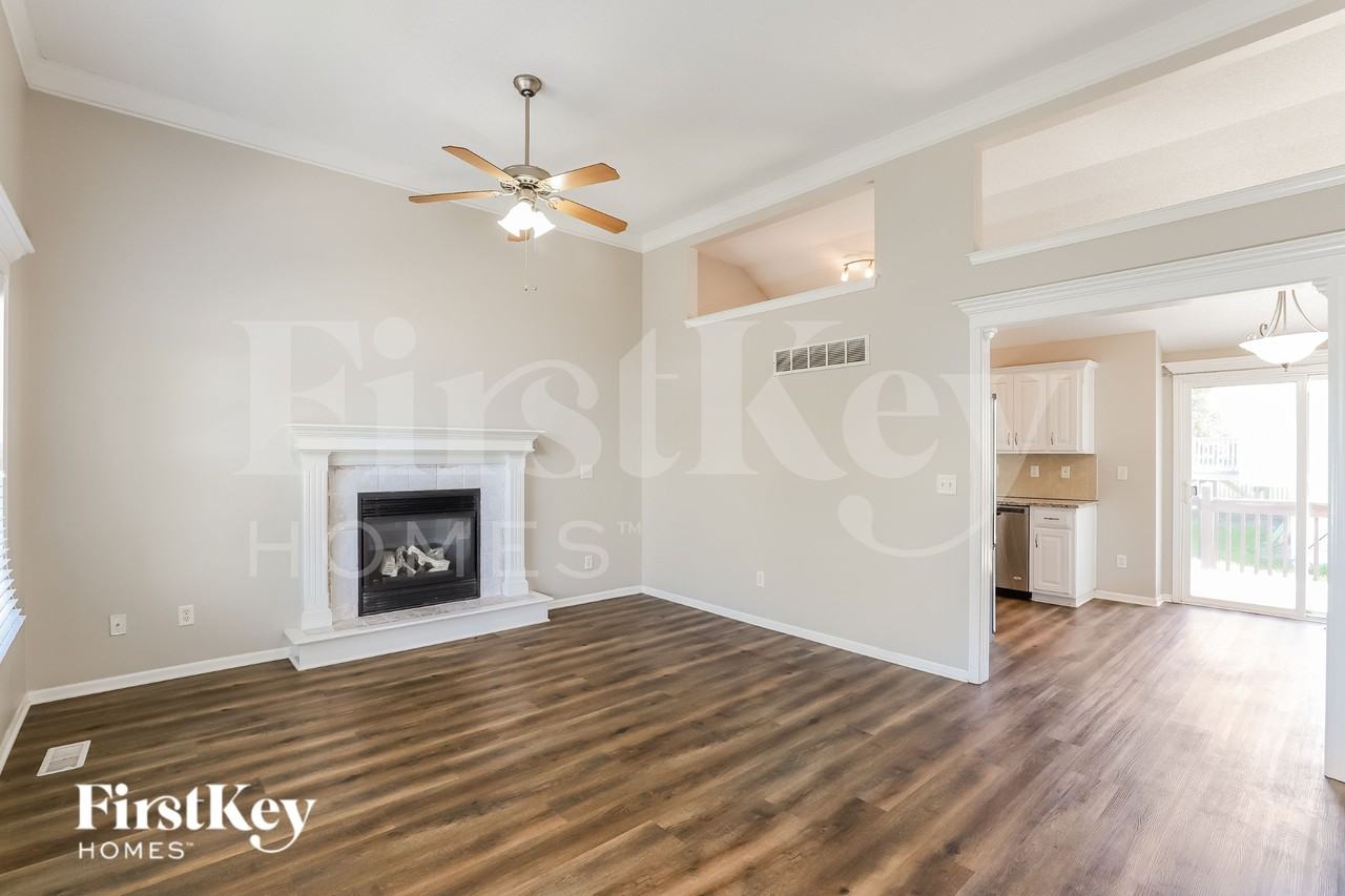 11623 N Windsor Ave - Photo 6 of 19