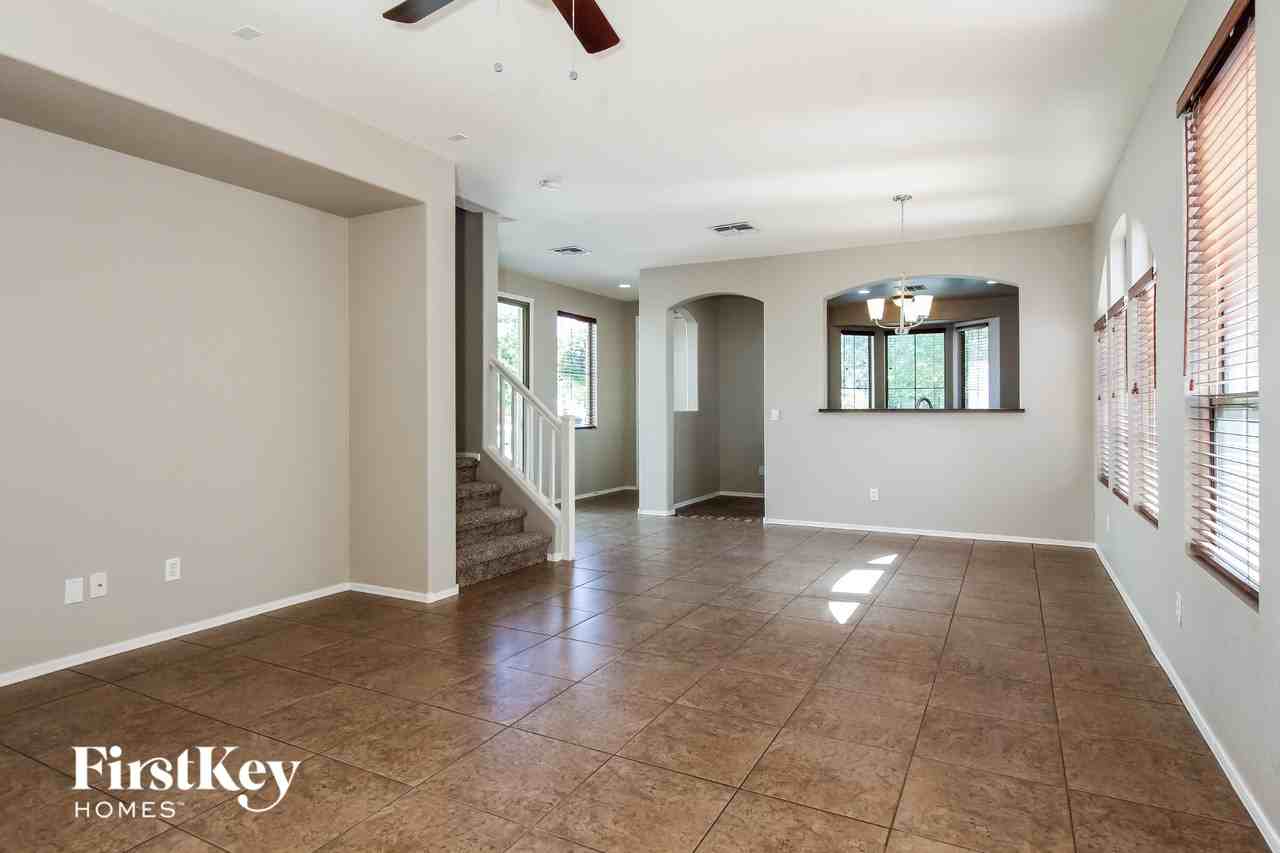 1848 E Dunbar Dr - Photo 4 of 15