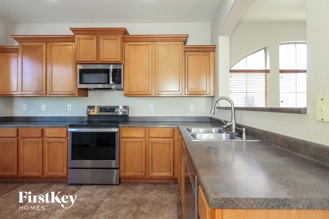 1848 E Dunbar Dr - Photo 5 of 15
